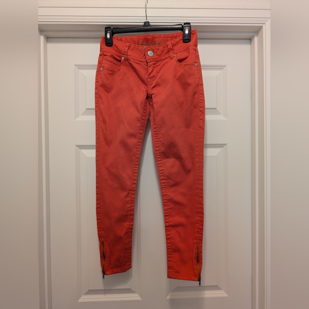 American Rag Denim Mid Rise Tapered Zip Legs Stretch Size 1 - Picture 1 of 6